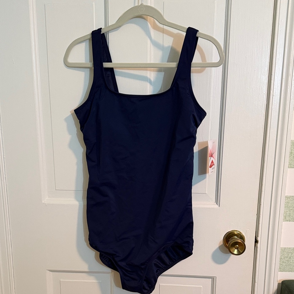 NWT Lands' End Tummy Control Soft Cup Tugless Sporty One Piece Swimsuit Size 14